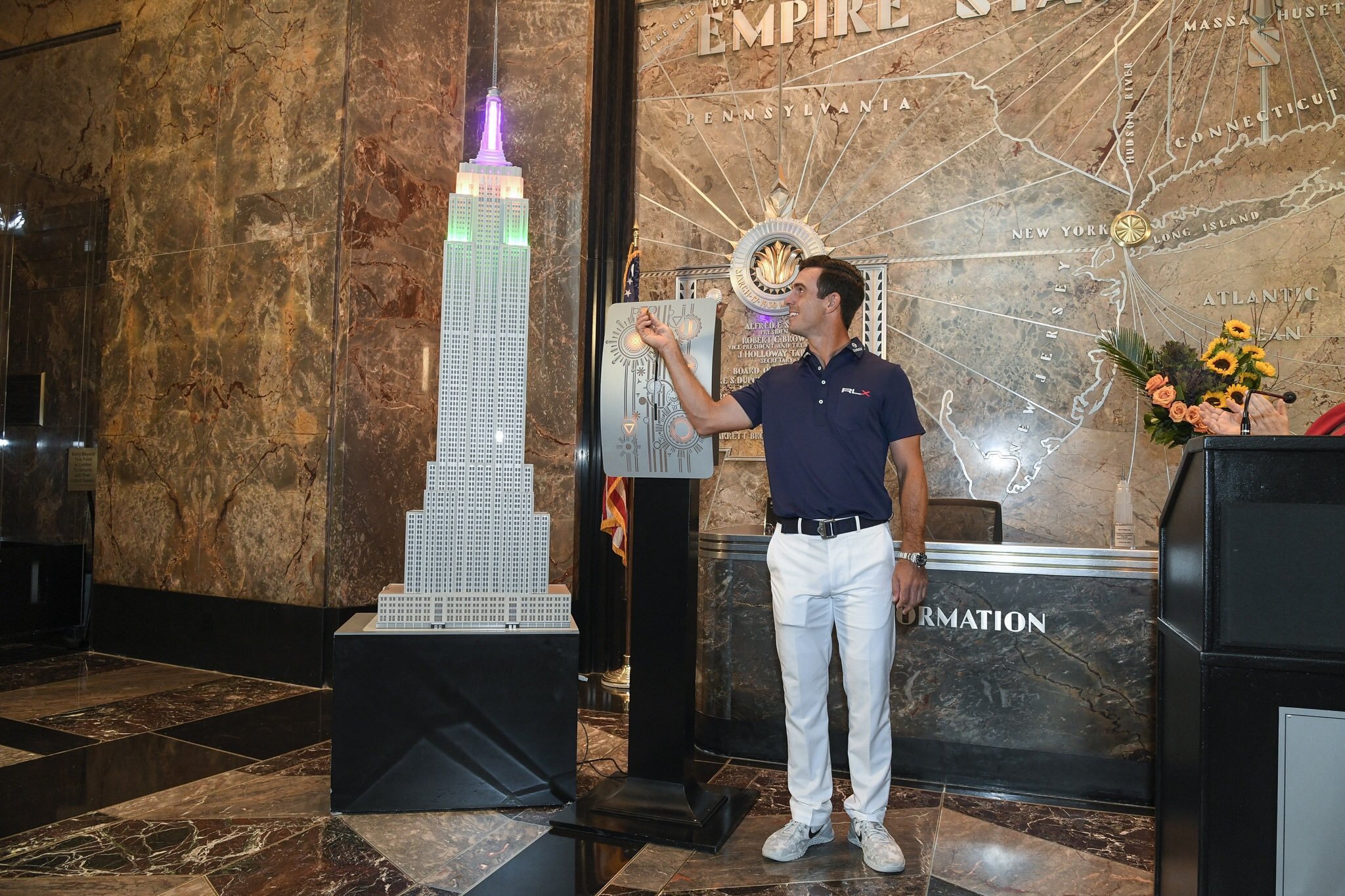 Billy Horschel, en el Empire State Building © PGA Tour