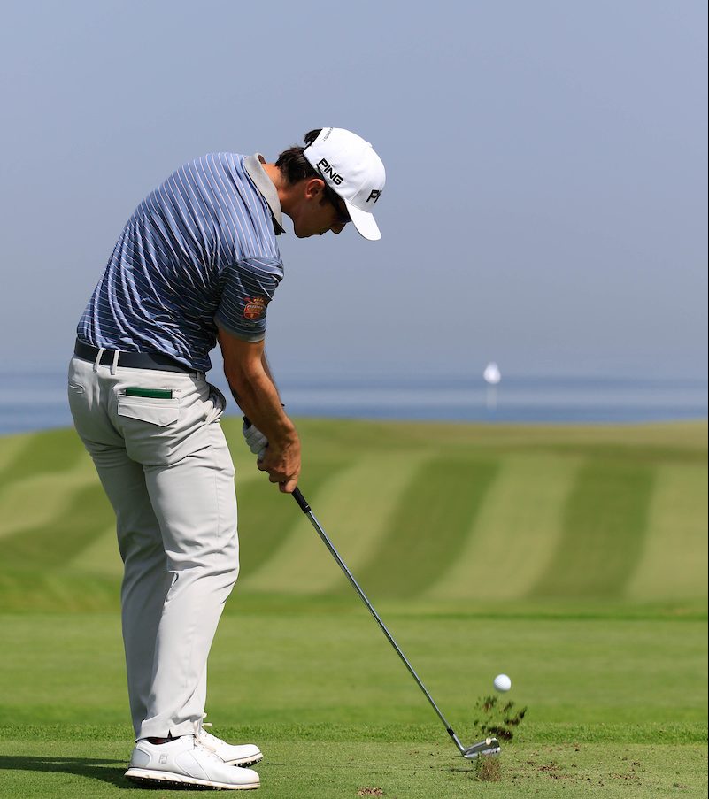 Scott Fernández, en la tercera ronda en el Al Mouj Golf. © Golffile | Phil Inglis