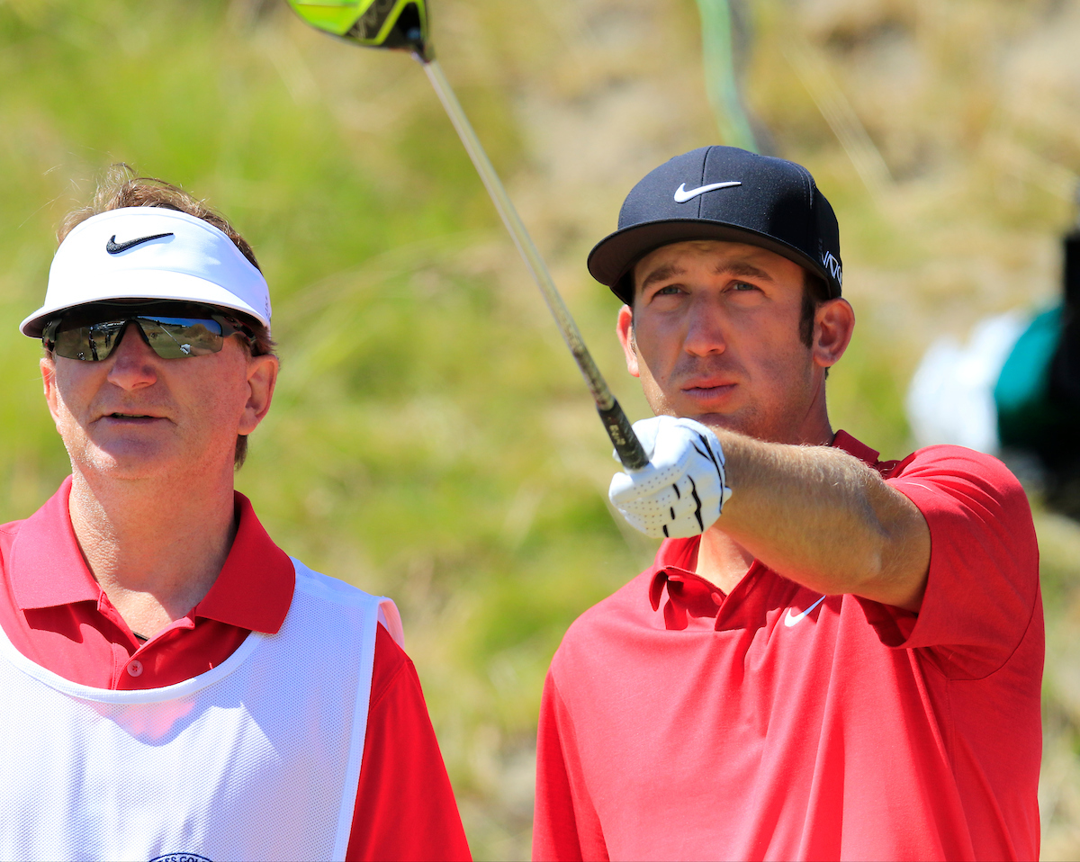 Mark Chaney, junto a Kevin Chappell en el US Open de 2015. © Golffile | Eoin Clarke