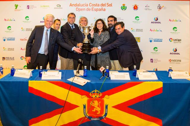 Arturo Bernal, tercero por la izquierda, ha sido uno de los principales impulsores del golf femenino en España mediante la Costa del Sol. © RFEG