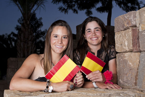 Azahara Muñoz y María Hernández sonríen antes de la batalla. Tristan Jones