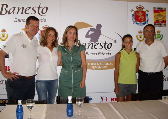 La presentación del Banesto Tour de Sant Cugat ha tenido lugar esta mañana en el recorrido barcelonés.