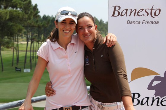 María Beautell (izquierda) y Laura Cabanillas posan después de la primera ronda.