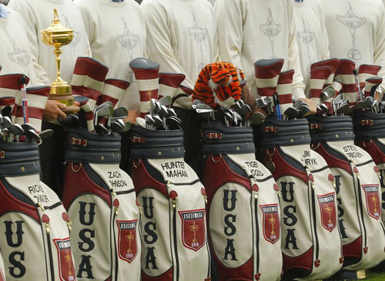 El equipo americano se ha hecho la sesión oficial de fotos esta mañana a primera hora. ¿Saben cuál es la bolsa de Tiger Woods?
