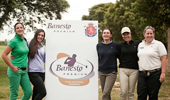 Laura Cabanillas, Mariana Macías, Marina Arruti, Raquel Carriedo y Ana Belén Sánchez posa en el recorrido de Lerma. Foto de Elmarcorojo.