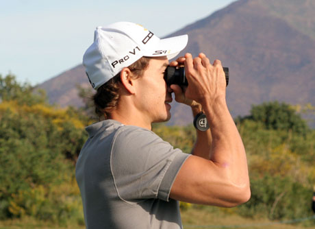 Camilo Villegas toma distancias en el hoyo 4 de Finca Cortesín.