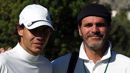 Rafa Nadal, con David Durán, metro arriba o abajo de la calle del hoyo 9.