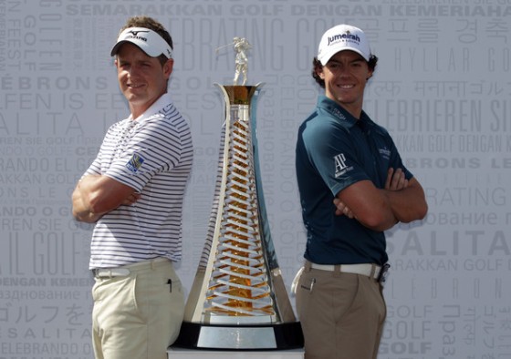 Luke Donald y Rory McIlroy posan hoy con el trofeo que se llevará quien gane la Race to Dubai.