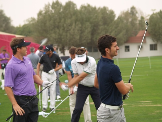 De arriba a abajo: Sergio García, Álvaro Velasco, José Manuel Lara, Pablo Martín y Alejandro Cañizares, en el campo de prácticas de Qatar..
