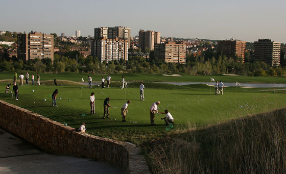 El golf es cada vez más popular en España.