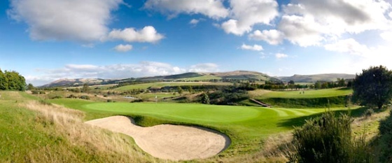 Vista de uno de los greenes del recorrido PGA Centenary Course en Gleneagles.