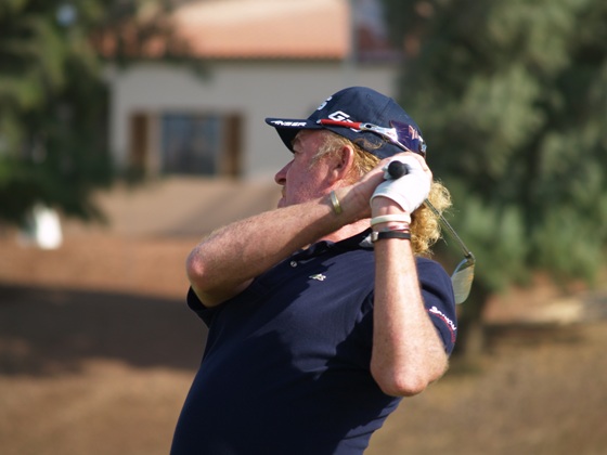 Miguel Ángel Jiménez, hoy en la cancha de prácticas del Earth Course de Dubai.