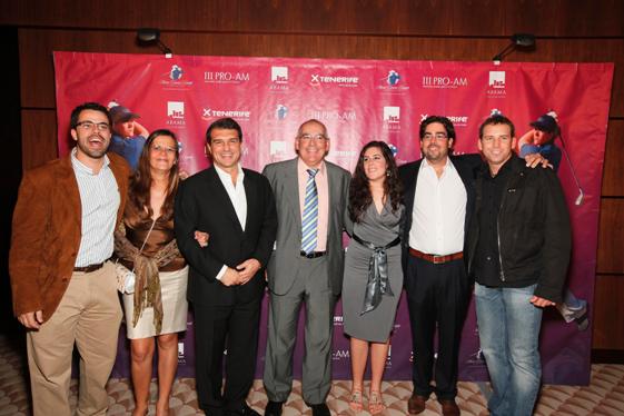 Elpresidente del Barcelona, Joan Laporta, junto a Sergio García y la familia García-Estrada. Javier Estrada.