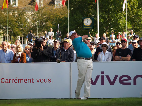 Miguel Ángel Jiménez pega el primer golpe en St Nom La Breteche... arranca el Seve Trophy.