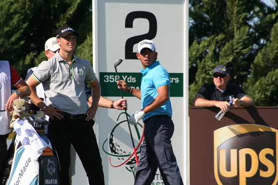 Martin Kaymer y Pablo Larrazábal hoy en el tee del 2 del Oceánico Victoria.