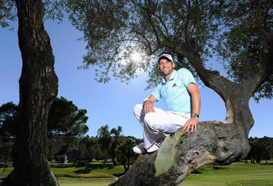 Sergio García posa divertido para los fotógrafos en la previa del Castelló Masters.