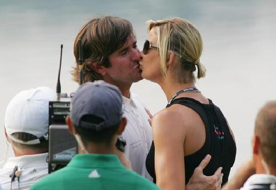 Bubba Watson y su mujer Angie celebran su primera victoria en el circuito americano. Bubba Watson