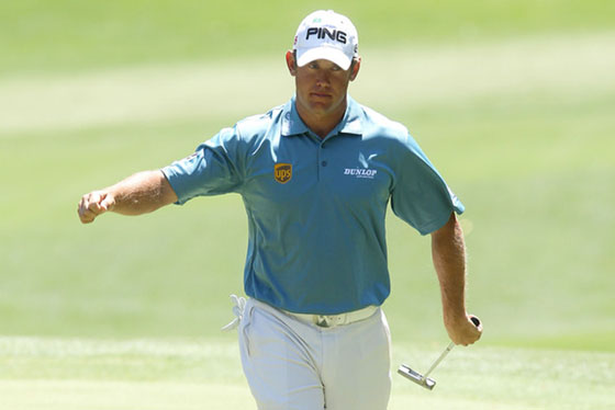 Lee Westwood celebra uno de sus birdies este viernes en Augusta.