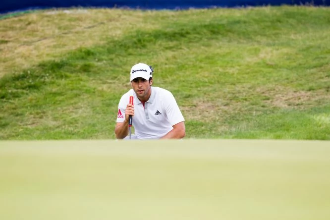 Adrian Otaeguien en el hoyo 18 durante la segunda ronda en Dundonald Links. © Golffile | Fran Caffrey
