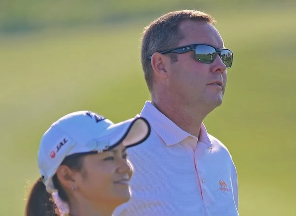 Mike Whan, comisionado del LPGA Tour, junto a Ai Miyazato. © Golffile | Ken Murray