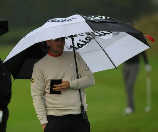 Bernd Wiesberger en el hoyo 18 durante la primera ronda en el Dutch Golf Club. © Golffile | Thos Caffrey