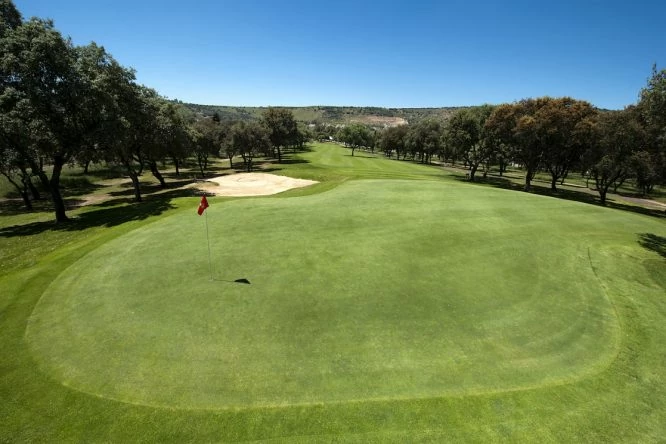 Panorámica desde el green del hoyo 4 del campo de golf del Parque Deportivo La Garza. © JJ Úbeda