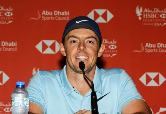 Rory McIlroy durante la rueda de prensa en el Abu Dhabi Golf Club. © Golffile | Thos Caffrey