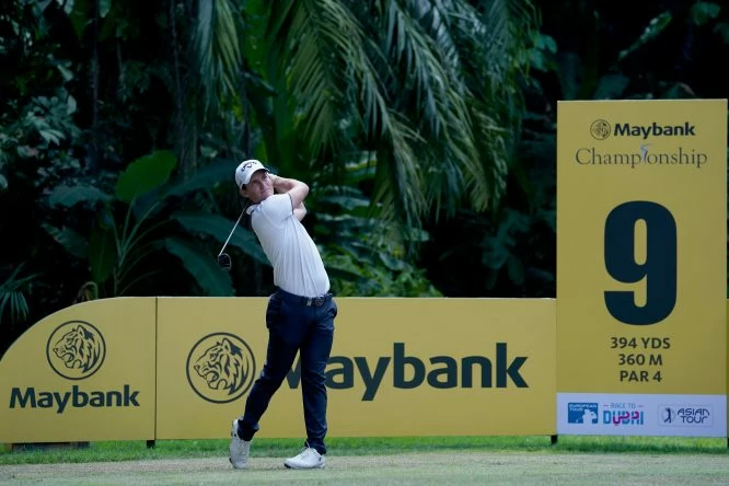 Chris Paisley of England plays a shot during day one of the 2018 Maybank Championship at Saujana Golf and Country Club on February 1, 2018 in Kuala Lumpur, Malaysia. (Photo by Stanley Chou/Getty Images)
