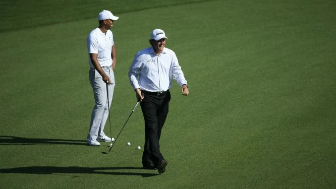 Phil Mickelson y Tiger Woods en Augusta. © Masters