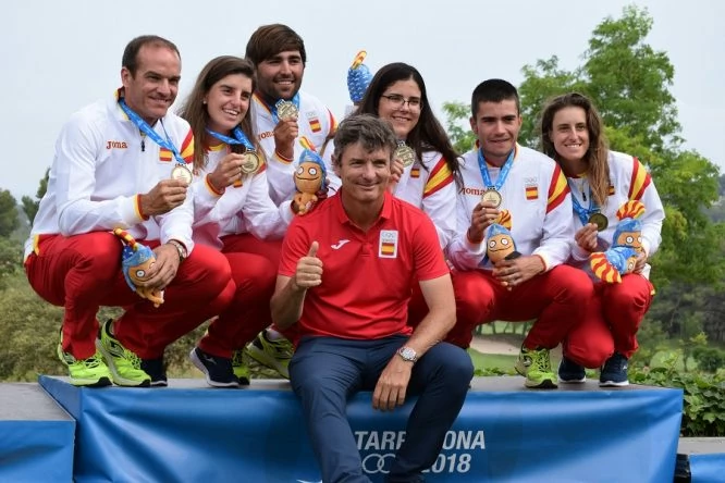 El equipo español al completo posa con las medallas de oro. © RFEGEl equipo español al completo posa con las medallas de oro. © RFEG