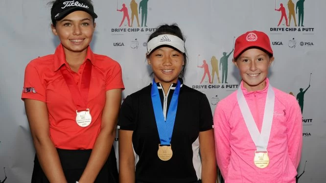 Alexa Pano, en el centro de la imagen, debuta esta semana en el LPGA con 13 años.
