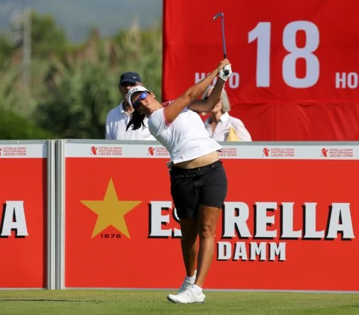 Carmen Alonso durante la segunda jornada en el Club de Golf Terramar. © Jorge Andreu