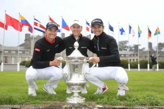 Nicolai Hojgaard, John Axelsen y Rasmus Hojgaard, equipo danés que ganó el Campeonato del Mundo. © Golffile | Fran Caffrey
