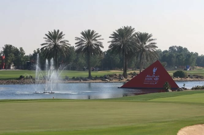 Vista del hoyo 18 del Abu Dhabi Golf Club, sede del Abu Dhabi HSBC Championship, primera parada de la Gira del Desierto. © Golffile | Thos Caffrey