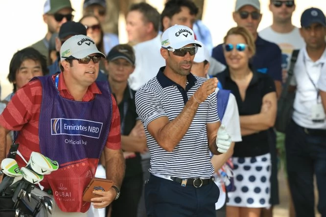 Álvaro Quirós y Edu Larrañaga, durante la tercera ronda del Dubai Desert Classic. © Golffile | Thos Caffrey