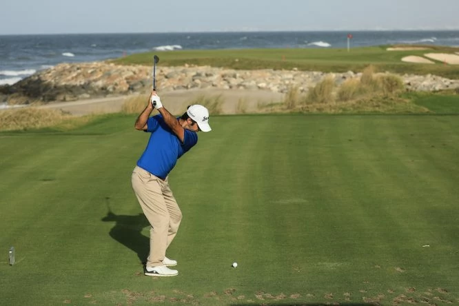 Jorge Campillo durante la tercera ronda del Oman Open. © Golffile | Phil Inglis