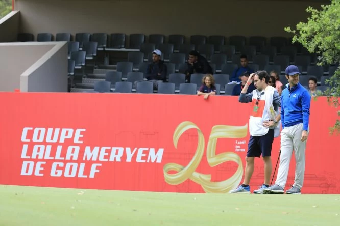 Jorge Campillo y su caddie Borja Martín-Simo durante la segunda ronda del Trofeo Hassan II. © Golffile | Phil Inglis