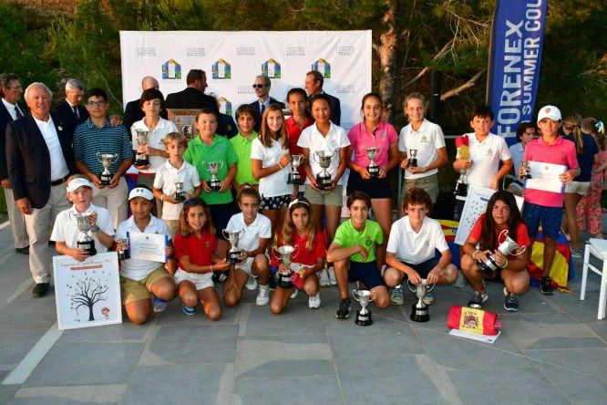Los ganadores del Campeonato de España Infantil, Alevín y Benjamín. © RFEG