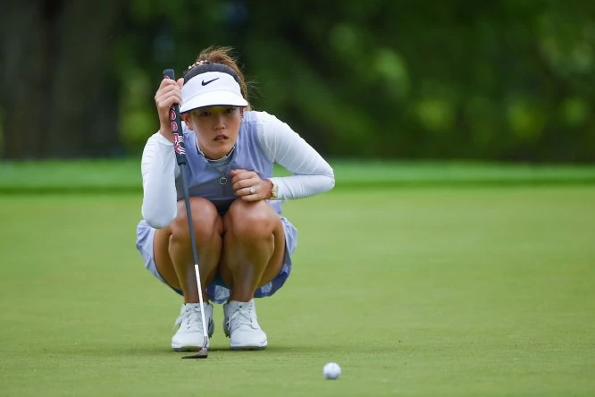 Michelle Wie estudia un putt durante la segunda ronda en el KPMG Women's PGA Championship. (© Golffile | Ken Murray)