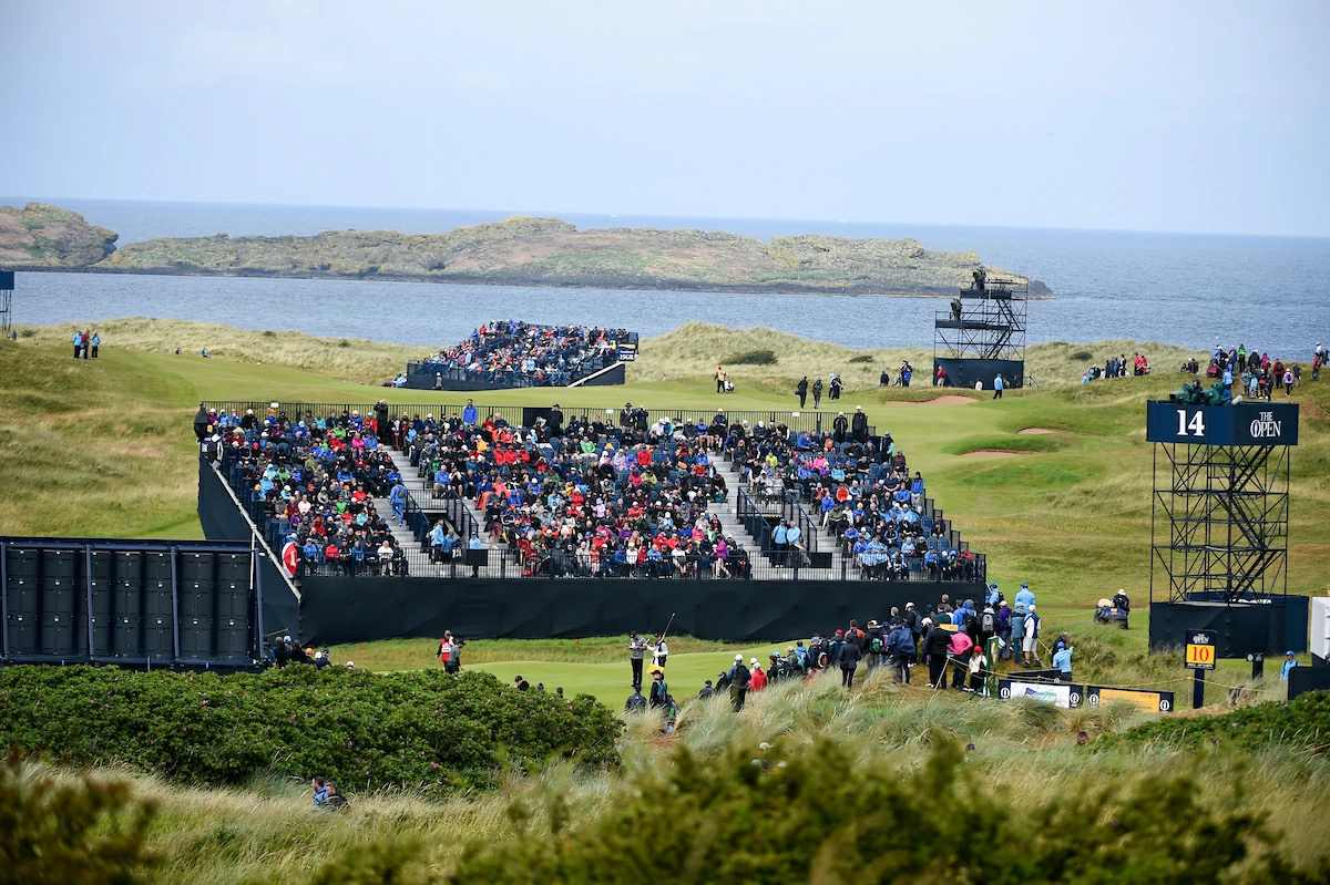 Vista del green del hoyo 14 de Royal Portrush durant ela primera jornada del Open Championship 2019. © Golffile | Ken Murray
