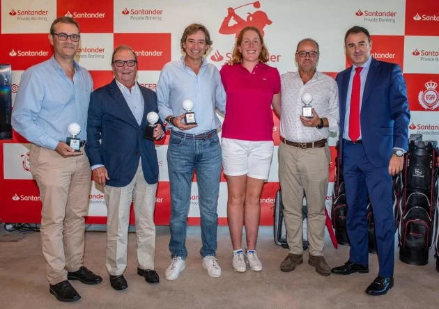 El equipo de Astrid Vayson de Pradenne, ganador del PRO AM del Santander Golf Tour en La Peñaza.