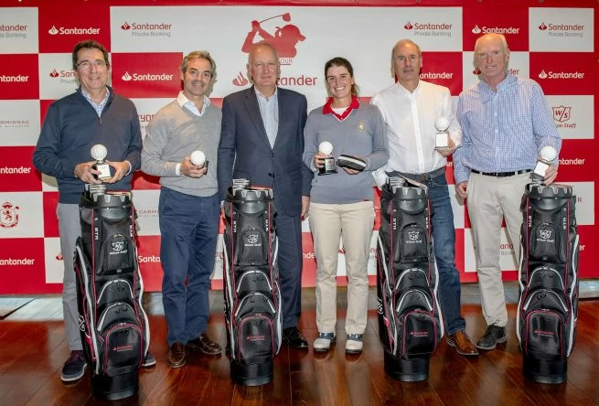 Patricia Sanz y su equipo, ganadores del Pro Am del Santander Golf Tour en Barcelona.