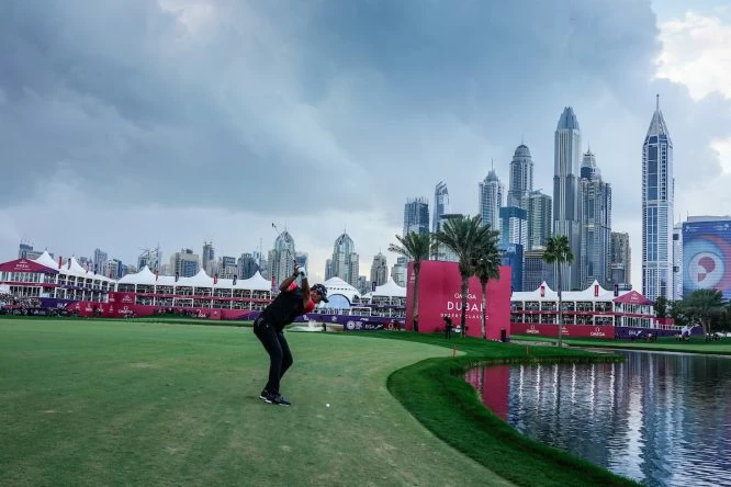 Lucas Herbert en el hoyo 18 del Emirates Golf Club. © Golffile | Thos Caffrey