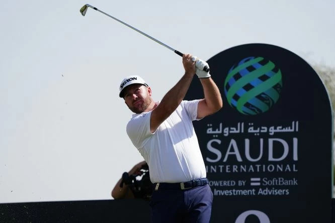 Graeme McDowell en la salida del hoyo 7 durante la primera ronda del Saudi International. © Golffile | Thos Caffrey