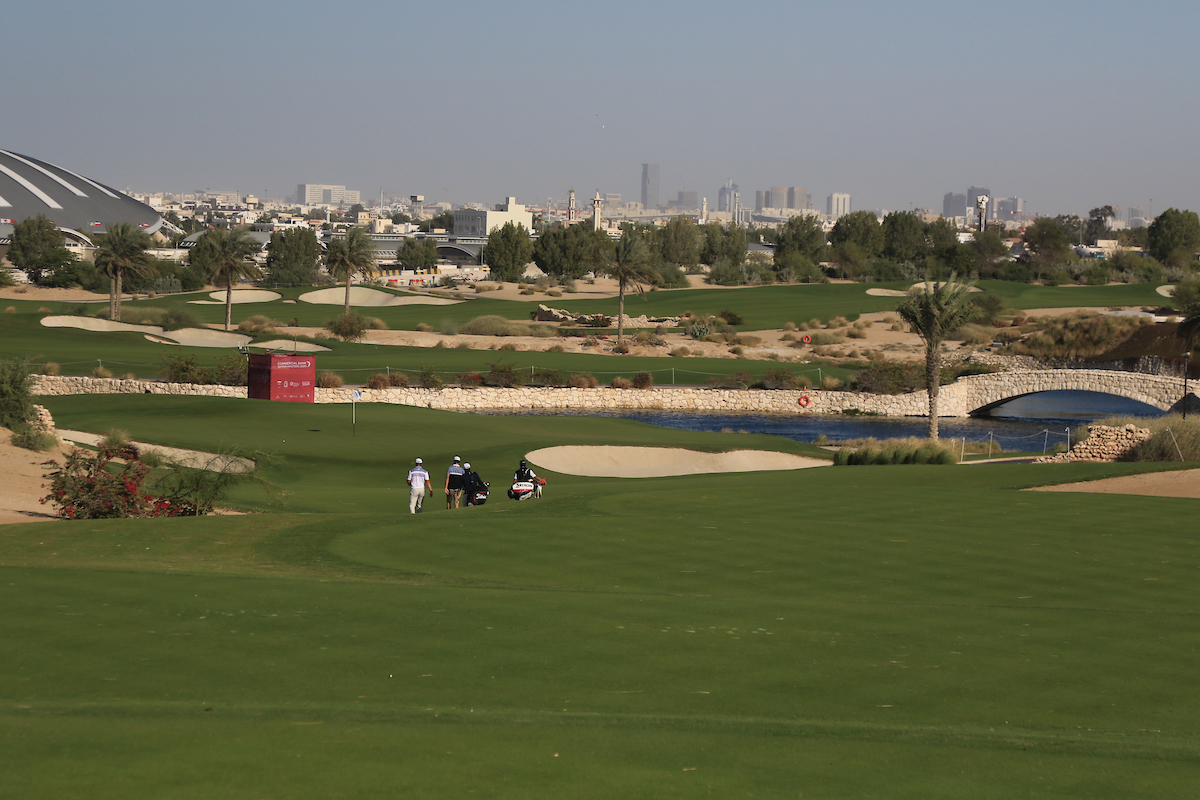 Vista del hoyo 4 del Education City Golf Club. © Golffile | Thos Caffrey