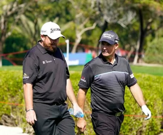 Shane Lowry y Padraig Harrington en la ronda de prácticas del martes del Abu Dhabi HSBC Championship. © Golffile | Eoin Clarke