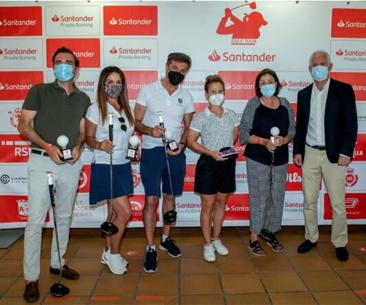 Almudena Blasco y su equipo, ganadores del PRO AM del Santander Golf Tour en Valencia.