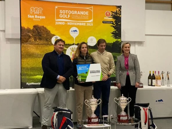Covadonga Basagoiti-Juan Álvarez Renduelles, ganadores Scratch del Sotogrande Golf Challenge 2021.