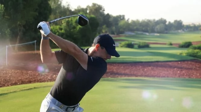 Rory McIlroy, practicando en Dubai © European Tour