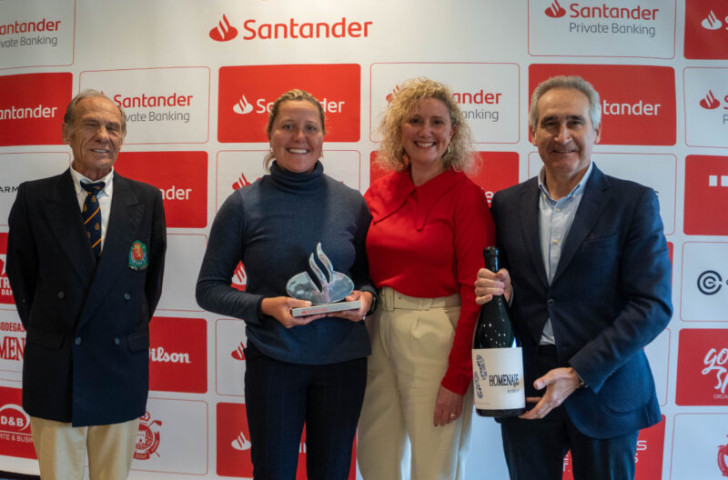 Camilla Hedberg tras su triunfo en el Santander Golf Tour Zaragoza.
